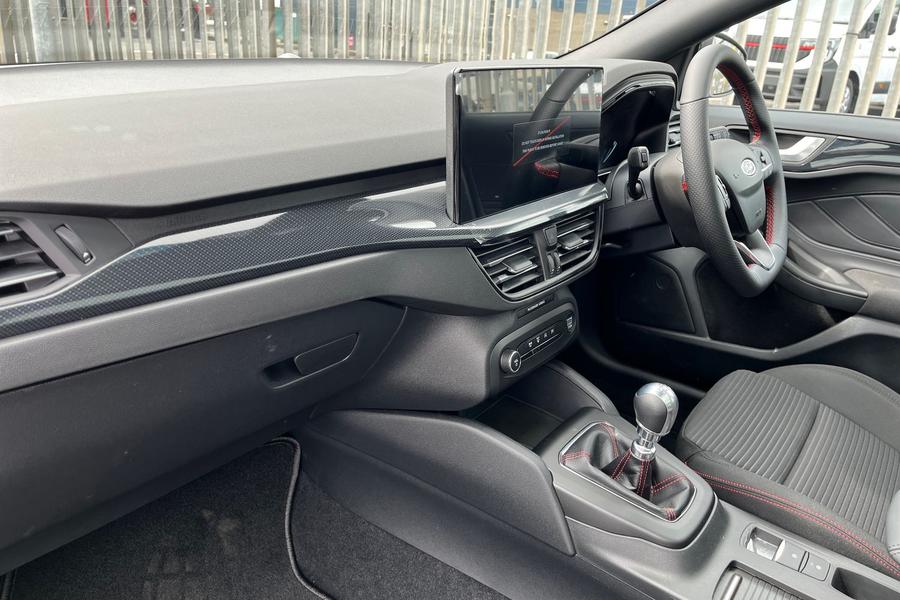 Ford FOCUS Photo bde3efad-5901-4f53-95ee-fad8ec1345c4.jpg
