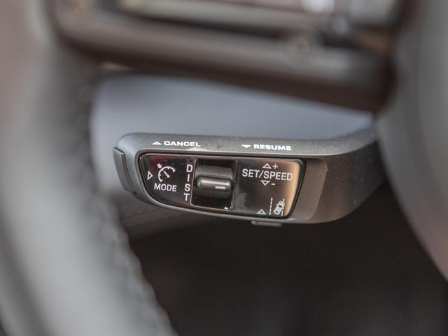 PORSCHE Taycan Photo 23