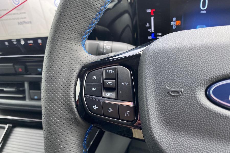 Ford TRANSIT CUSTOM Photo bdf78c9a-0a7a-408f-87a8-d94571f01f7c.jpg