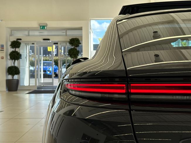 PORSCHE Panamera Photo 11