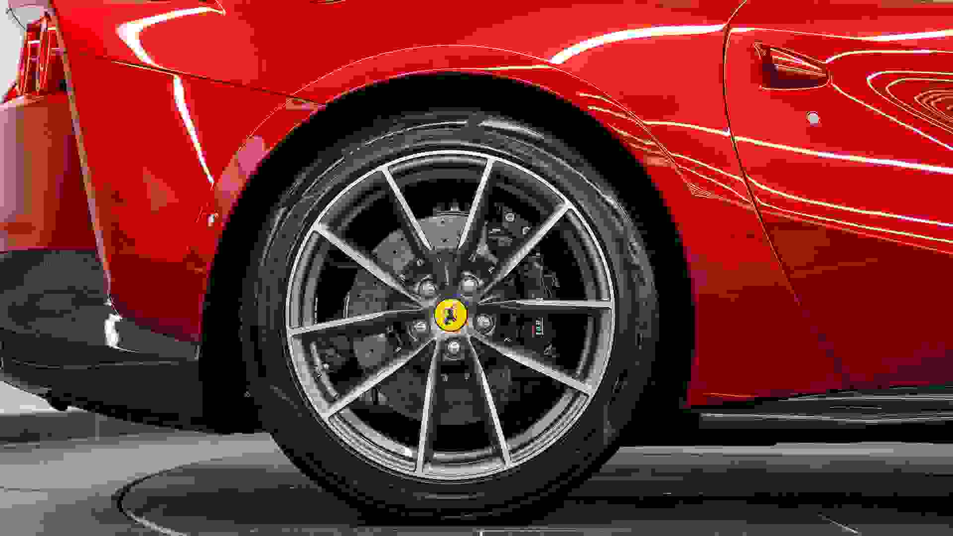 Ferrari 812 Photo bdff761a-9b05-4206-966f-c7d7c174f8da.jpg