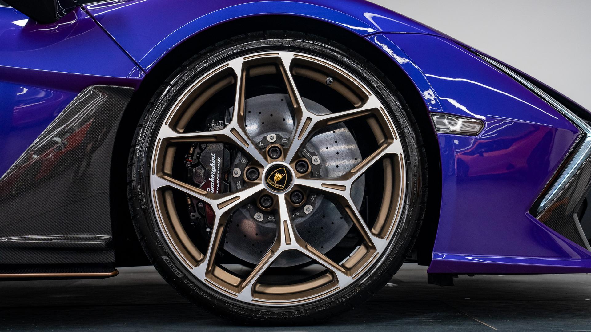 LAMBORGHINI Revuelto Photo be09ee54-3897-40bc-96d7-c2a677fe7eef.jpg