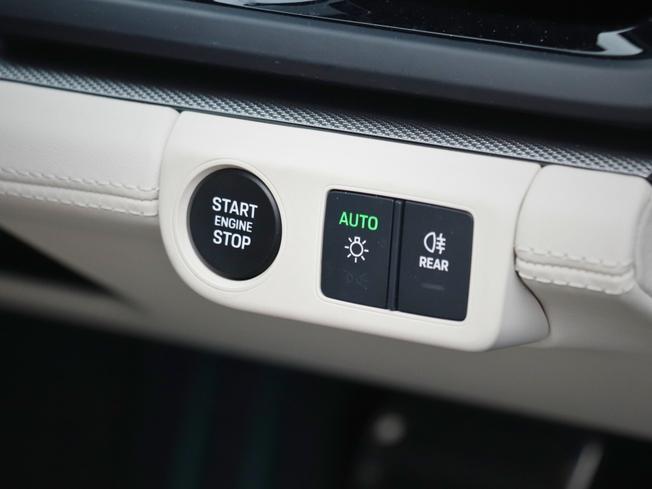 PORSCHE Panamera Photo 16