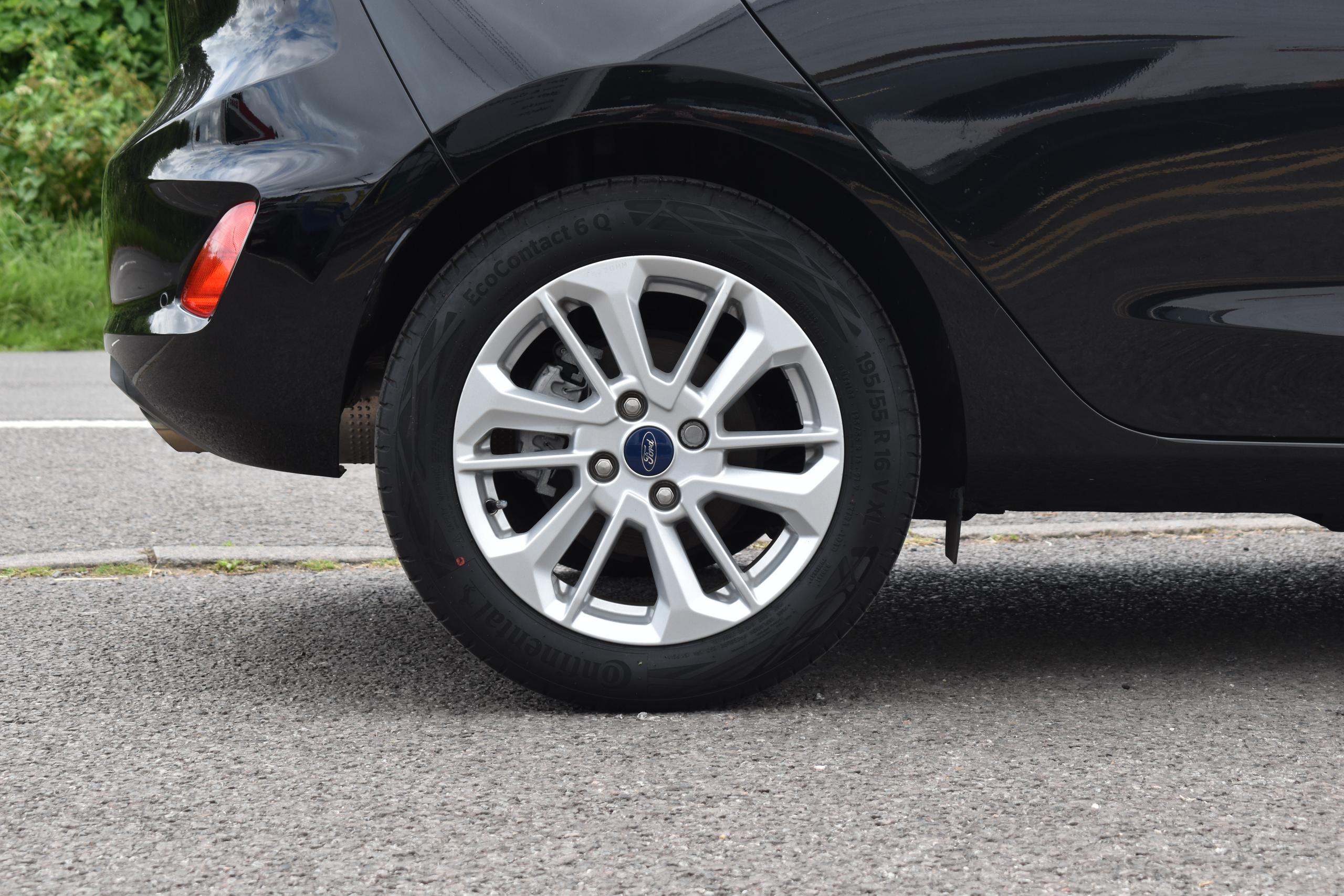 Used Ford FIESTA YH22OMM 16