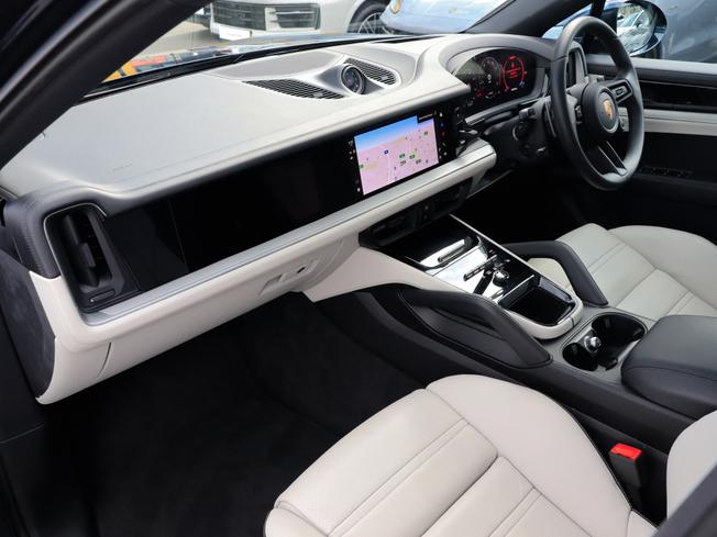 PORSCHE Cayenne Photo 3