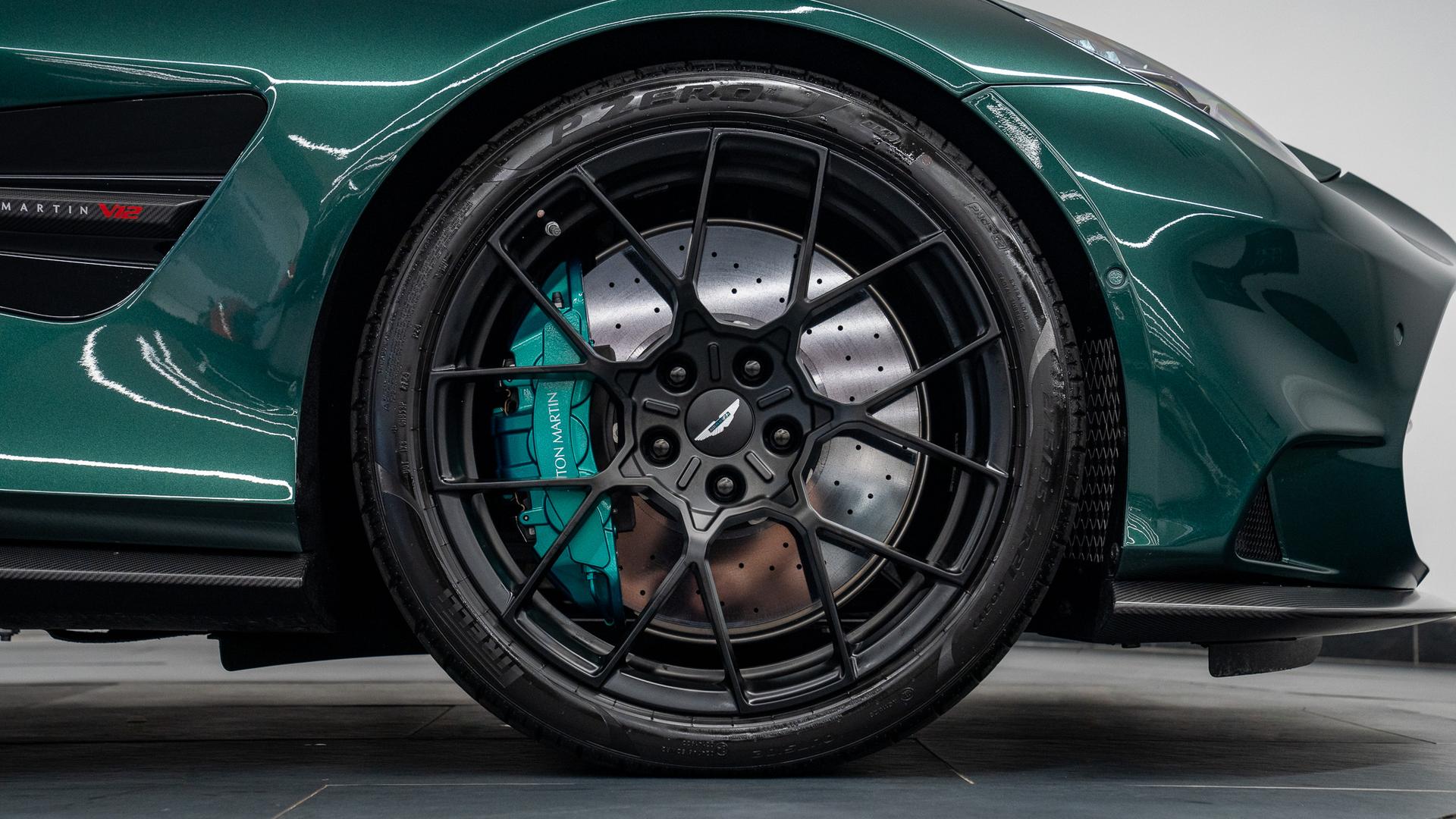 Aston Martin Vanquish Photo be14e4ac-7ea2-4b6d-bbee-80ba78cbd184.jpg