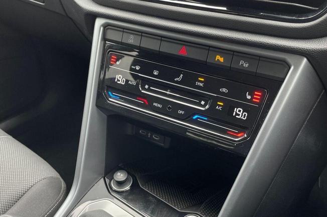 VOLKSWAGEN T-Roc Photo 11