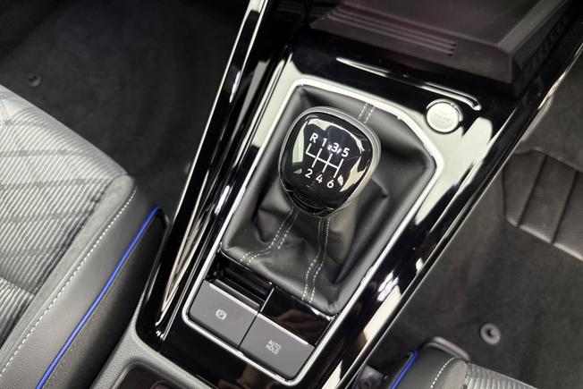 VOLKSWAGEN Golf Photo 28