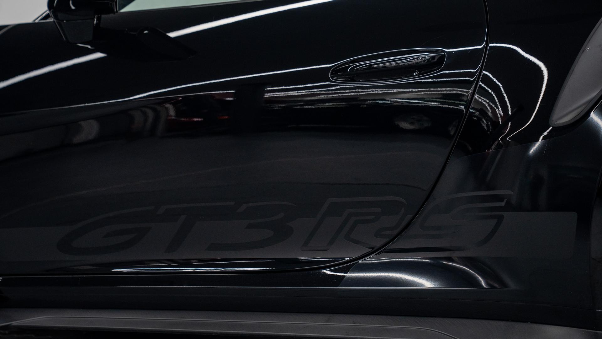 Porsche 911 Photo be27c8d1-326f-4914-8261-c28186e1e908.jpg