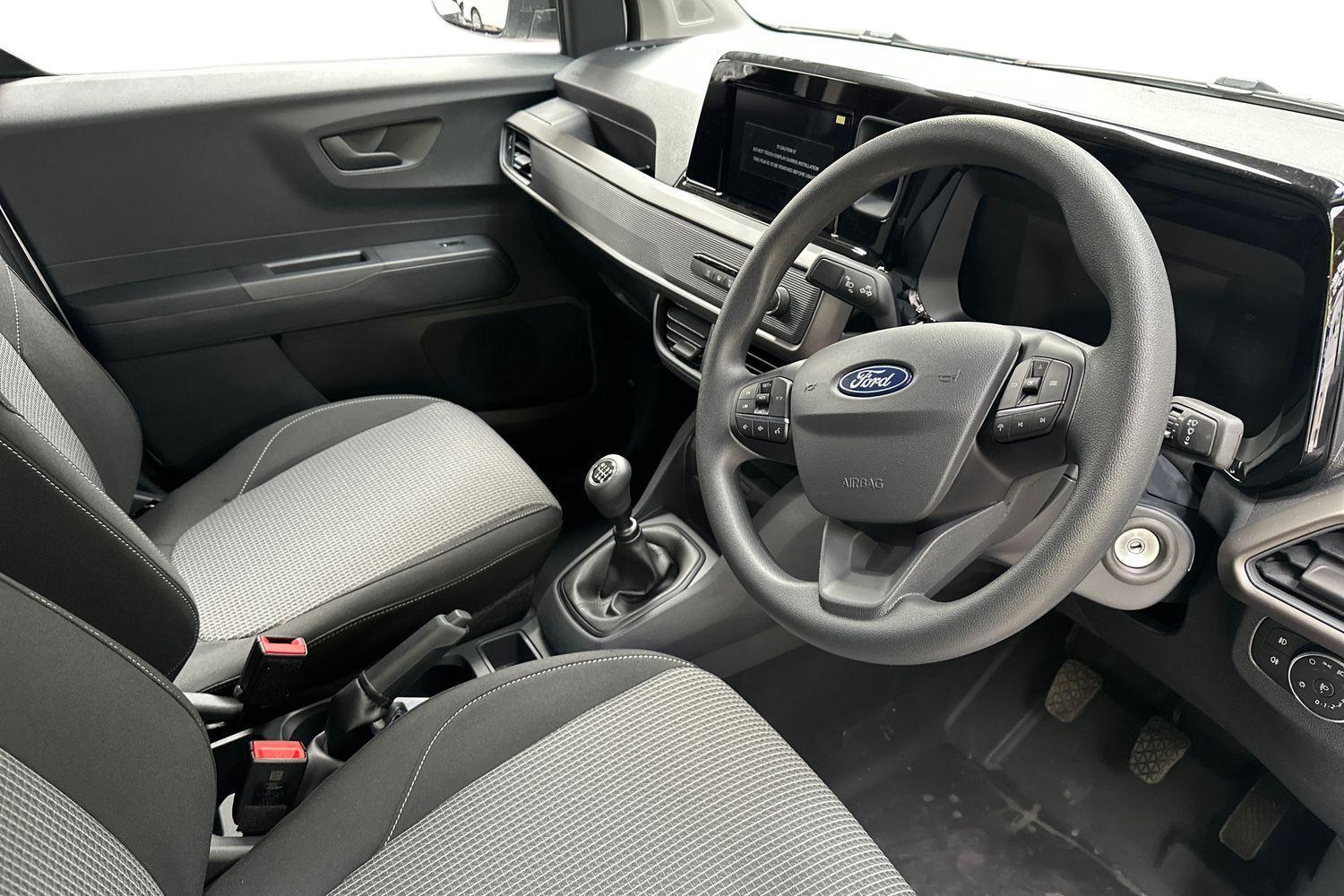 Ford TRANSIT COURIER Photo 13