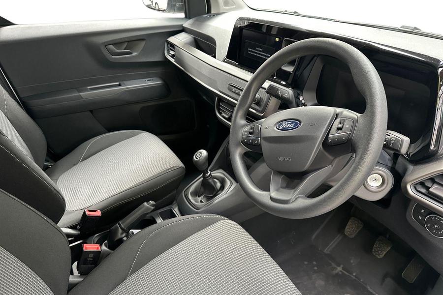 Ford TRANSIT COURIER Photo be2e4f2f-273c-4b2c-8f7a-e44535cc3177.jpg