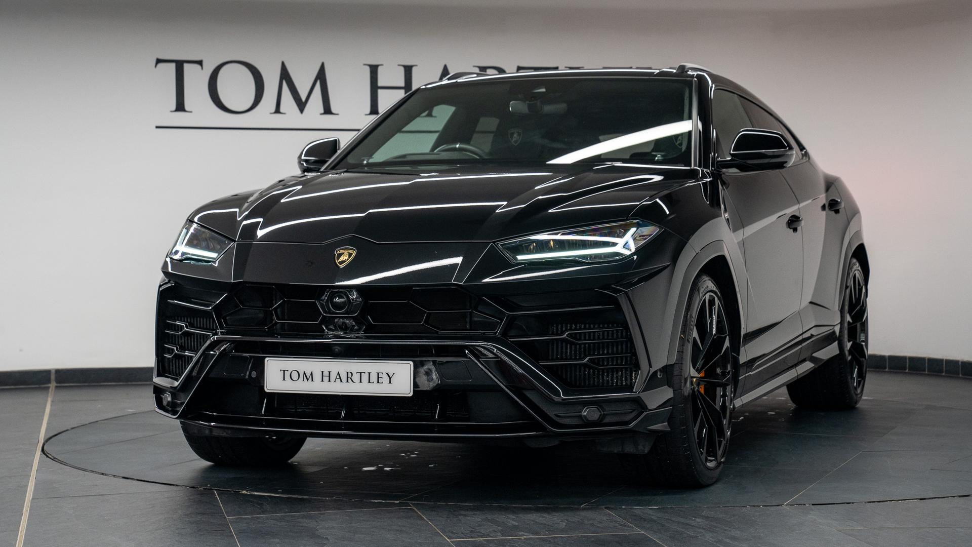 LAMBORGHINI Urus Photo be33b9a6-d2cd-49f1-957c-60c19230ce32.jpg