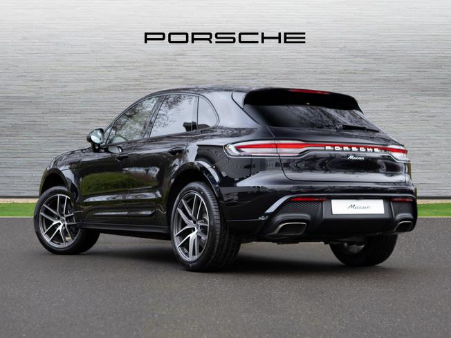 PORSCHE Macan Photo 2