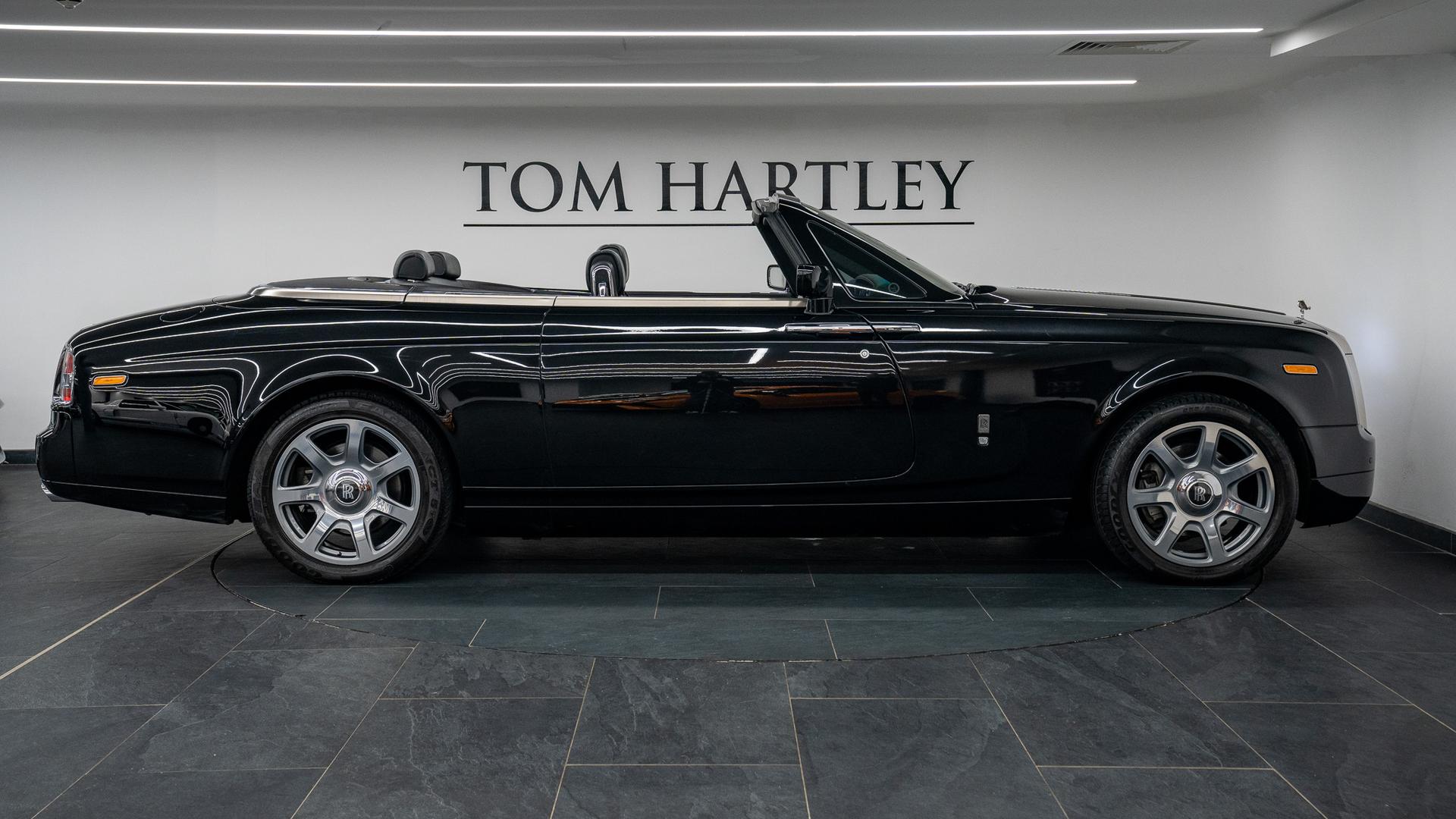 Rolls-Royce Phantom Photo be4a017f-9cb7-4a19-976c-e6bb0c8e3ad7.jpg