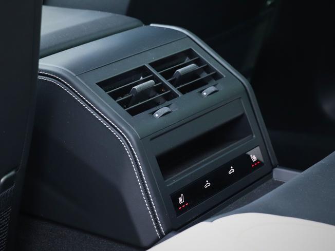 PORSCHE Panamera Photo 25