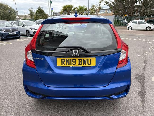 Honda Jazz Photo be73f534-4f9b-4ce1-b74c-128024db95d6.jpg
