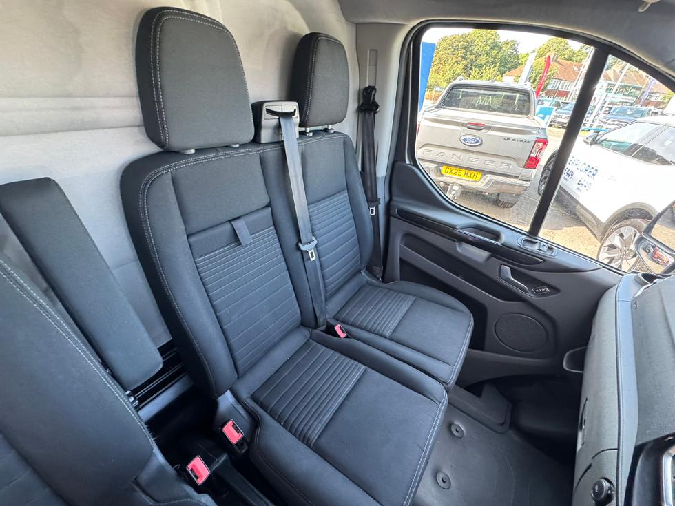 Ford Transit Custom Photo be7511cb-a9d2-4d25-a91f-c5b55a1bce47.JPEG