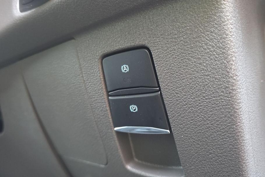 Used FORD TRANSIT WR75NHM 29