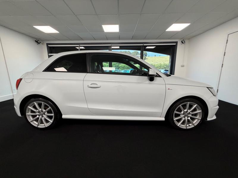 Audi A1 Photo be998a6d-8e39-4947-a13d-fb1a66ae53df.jpg