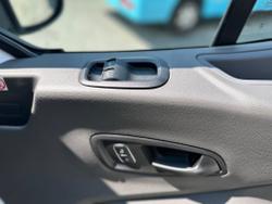 Ford Transit Trend Photo 24