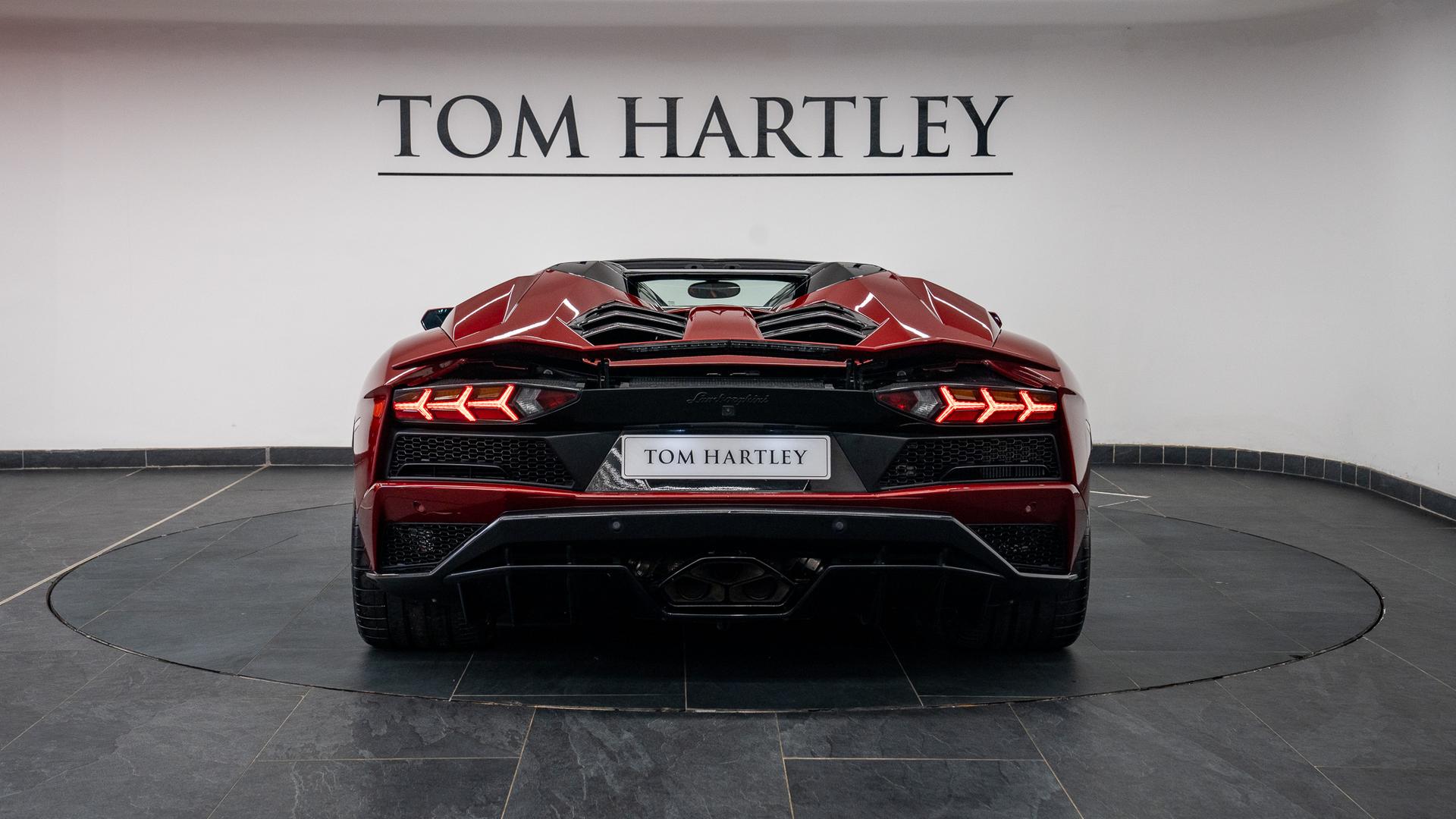 LAMBORGHINI Aventador Photo be9d1a78-aba2-412f-bbf2-686c32c3b02b.jpg