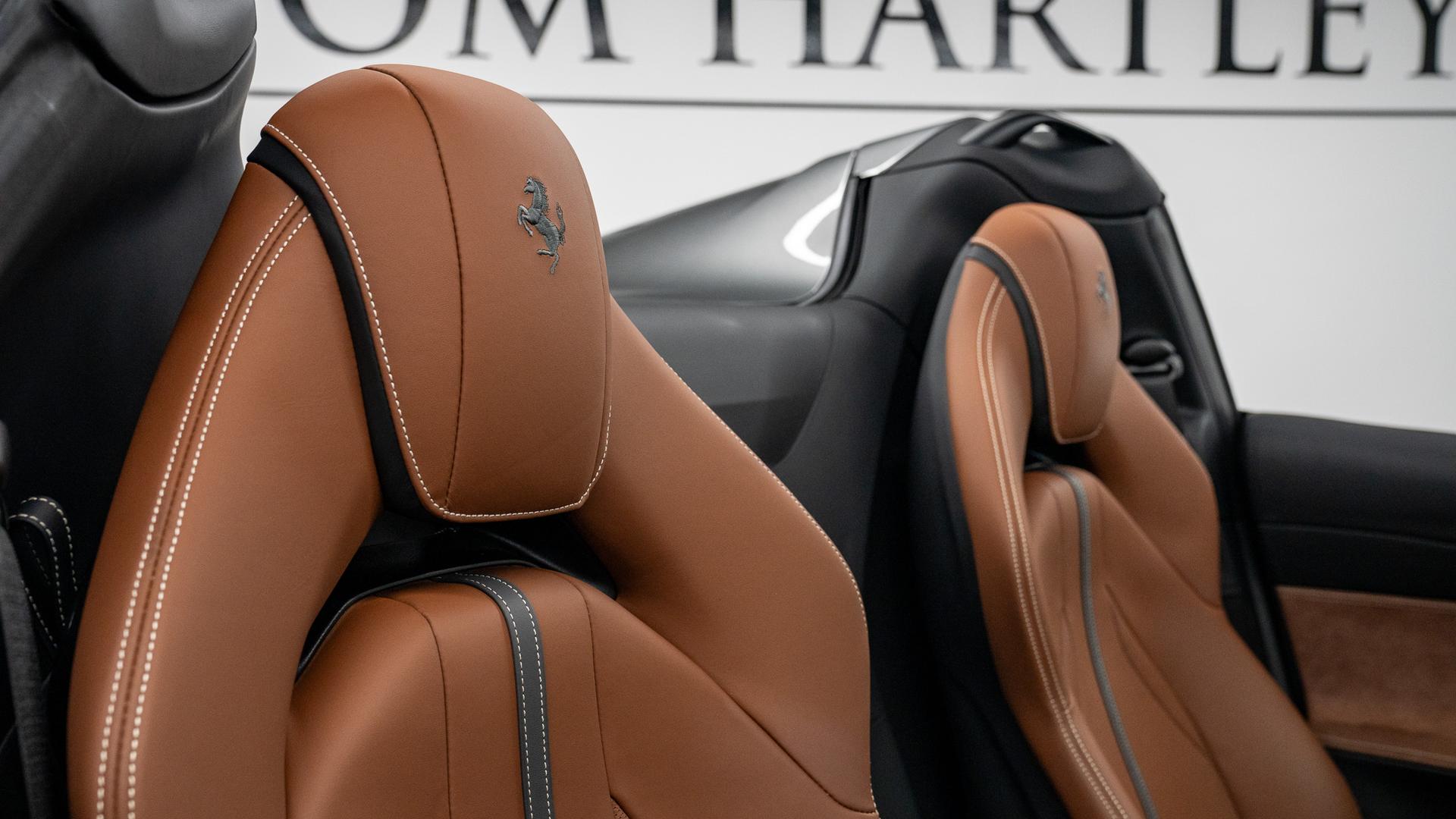 Ferrari 812 Photo bea4a534-3f30-47d1-a753-c4a565411237.jpg
