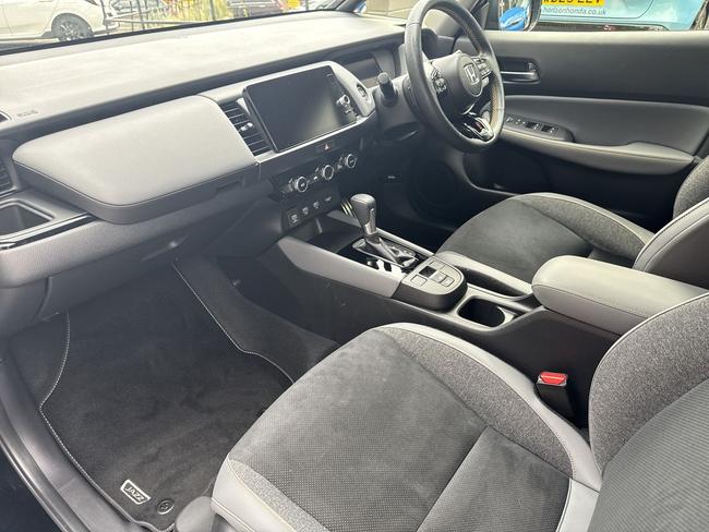 Honda Jazz Photo bea89bd9-2d68-4d2e-981a-d5e2fbab9f7c.jpg
