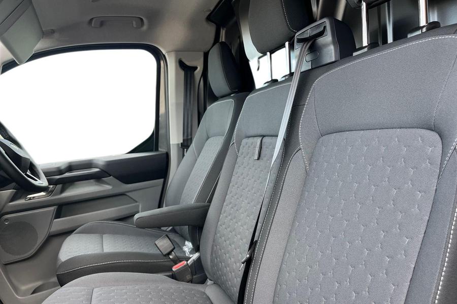 Ford TRANSIT CUSTOM Photo bea8b503-9ca6-437d-b43d-01dbf6ff88e1.jpg