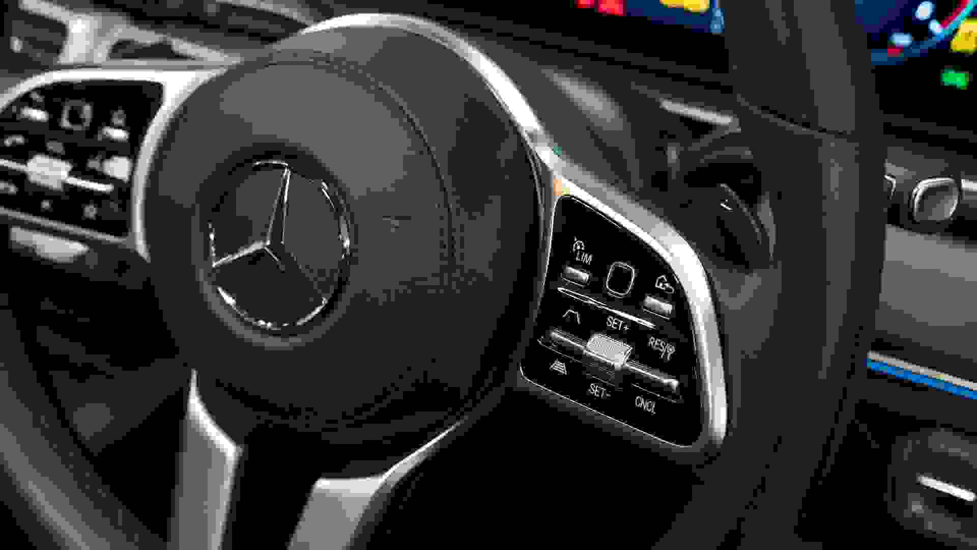 Mercedes-Benz GLS400d Photo bea97e92-3542-46d1-88e6-346b3a593b14.jpg