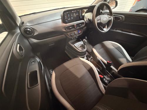 Hyundai i10 Photo beaa2fa6-d988-44c8-9715-d2c4f47f04f7.jpeg