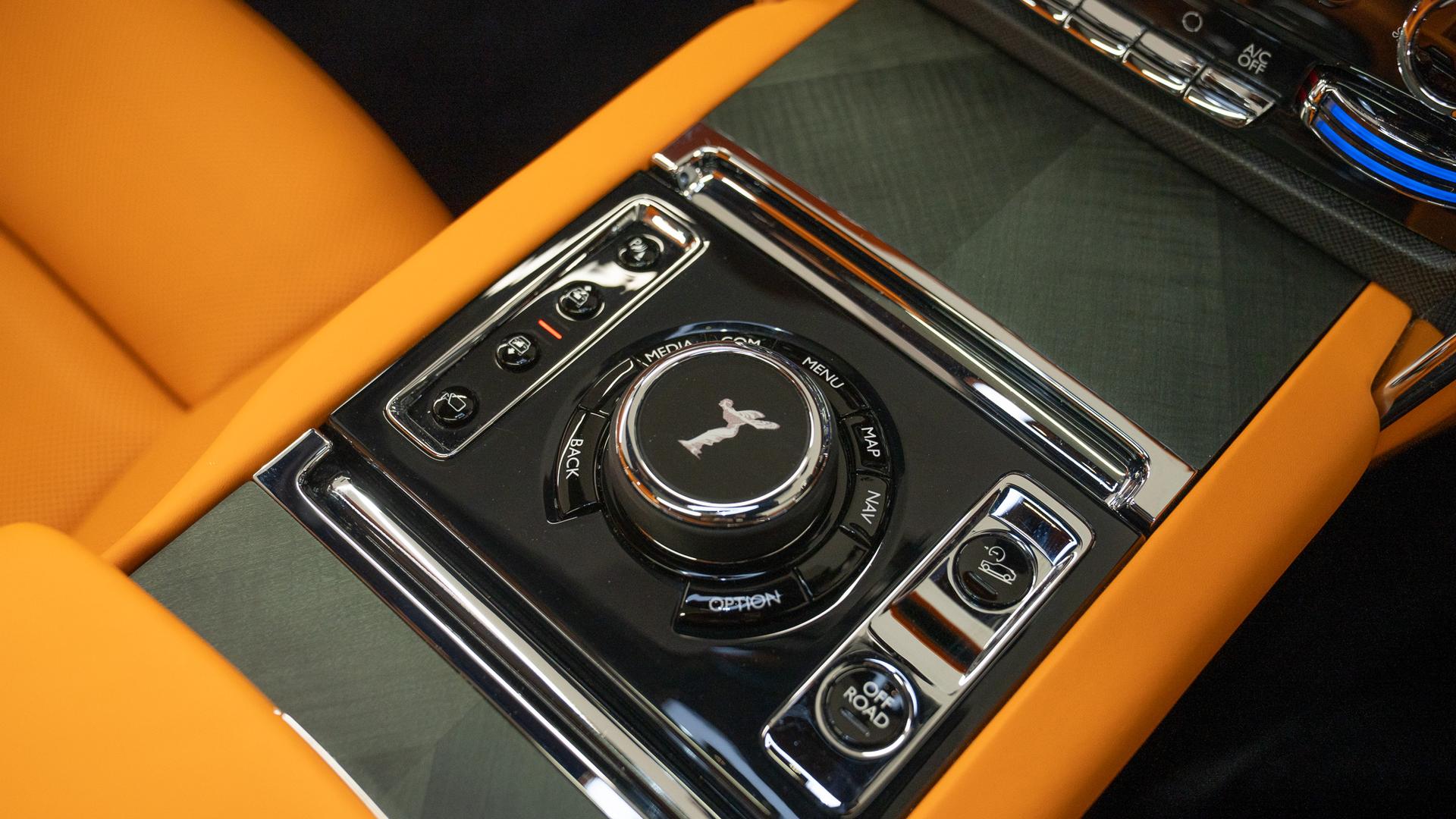 Rolls-Royce Cullinan Photo bebbbf88-ad0c-4b11-b0b7-e8b95522f980.jpg