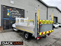 Mercedes-Benz Sprinter Photo 31