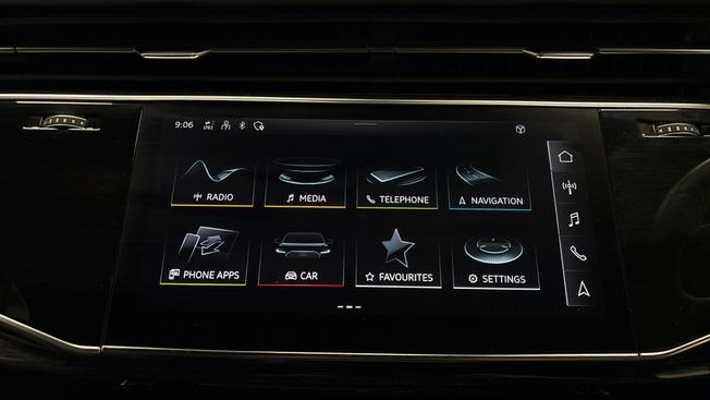 AUDI Q7 Photo 8
