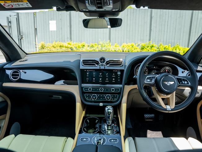 BENTLEY Bentayga  Photo 4