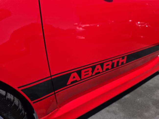 Abarth 595 Photo beea969b-64c0-438f-a4c3-b3764554a192.jpg