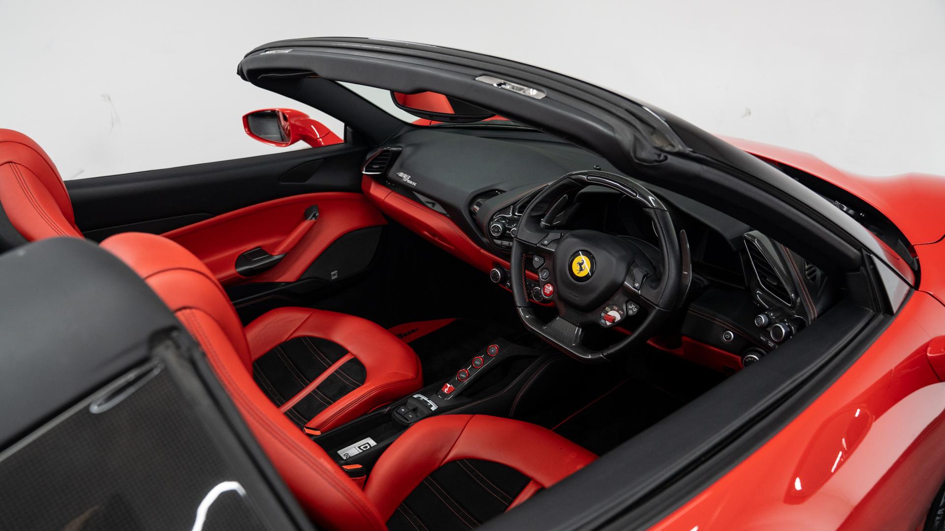 Ferrari 488 Photo bef5a80b-a4e7-4850-9e5c-625df562cdae.jpg