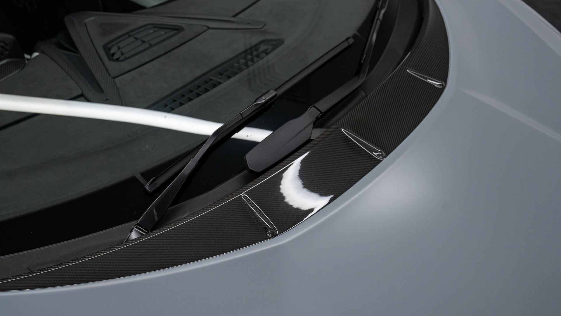 LAMBORGHINI Revuelto Photo bef60dc2-2862-446c-a12f-11bd62c8e3a9.jpg