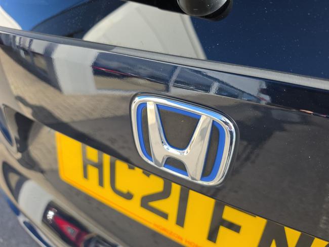 Honda Jazz Photo befbfb8e-6d48-4a1f-b3da-b512c2a17db7.jpg