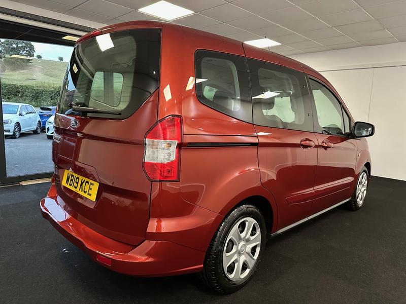 Ford Tourneo Courier Photo befe9154-9667-46aa-8609-8c026177681d.jpg