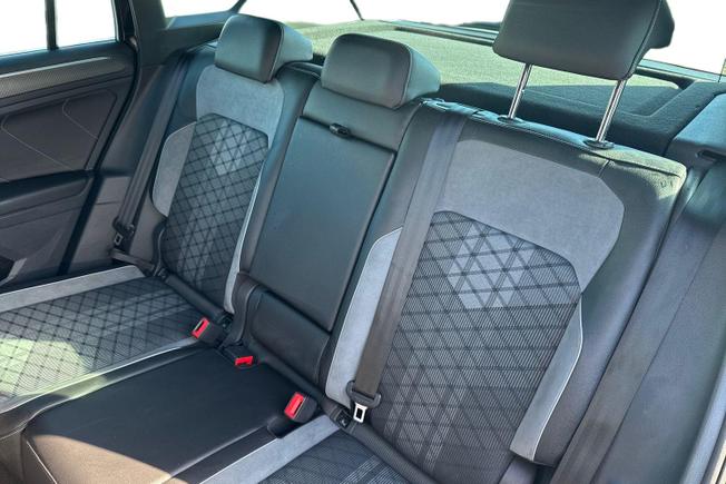 VOLKSWAGEN Tiguan Photo 11