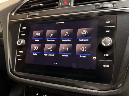Volkswagen Tiguan Photo bf195b28-6400-4ffc-8064-a27f76cbf304.jpeg