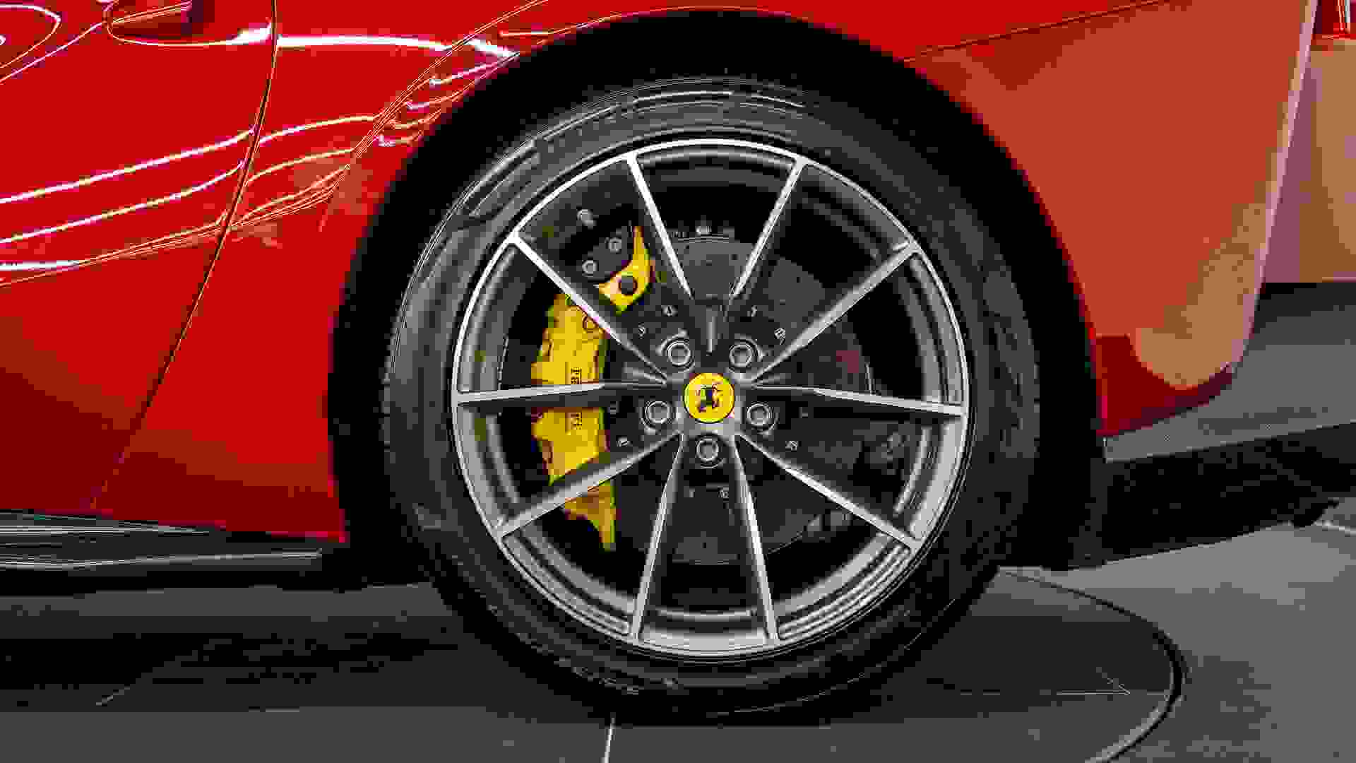 Ferrari 812 Photo bf35f25d-2d75-47f0-a5e2-aca83dc0a606.jpg