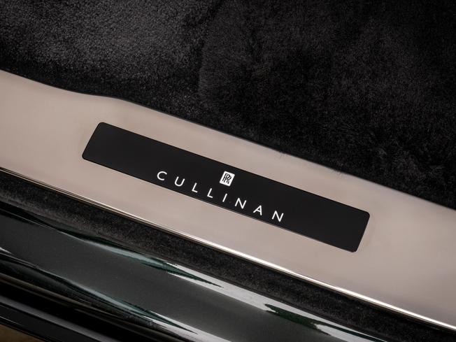 ROLLS-ROYCE Cullinan Series II Photo 13