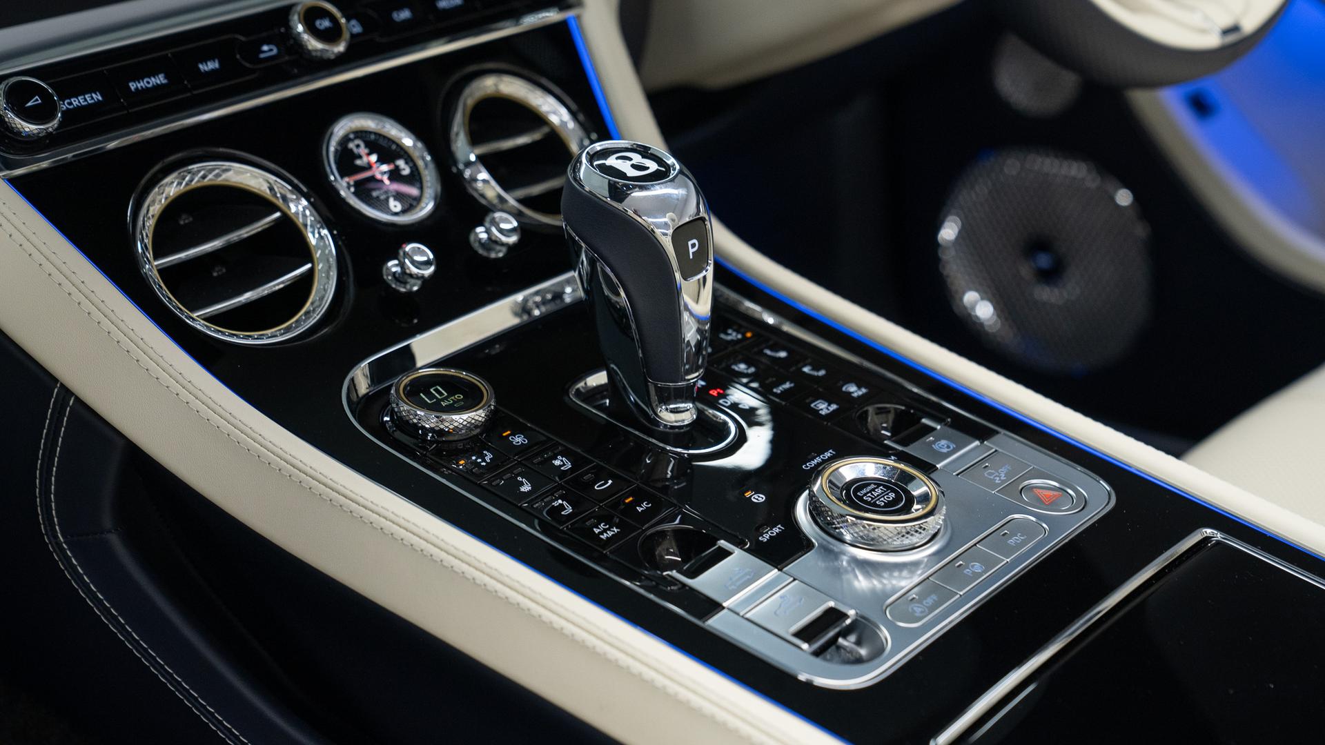 Bentley Continental Photo bf423387-75bb-4729-921a-e684d6d80e76.jpg