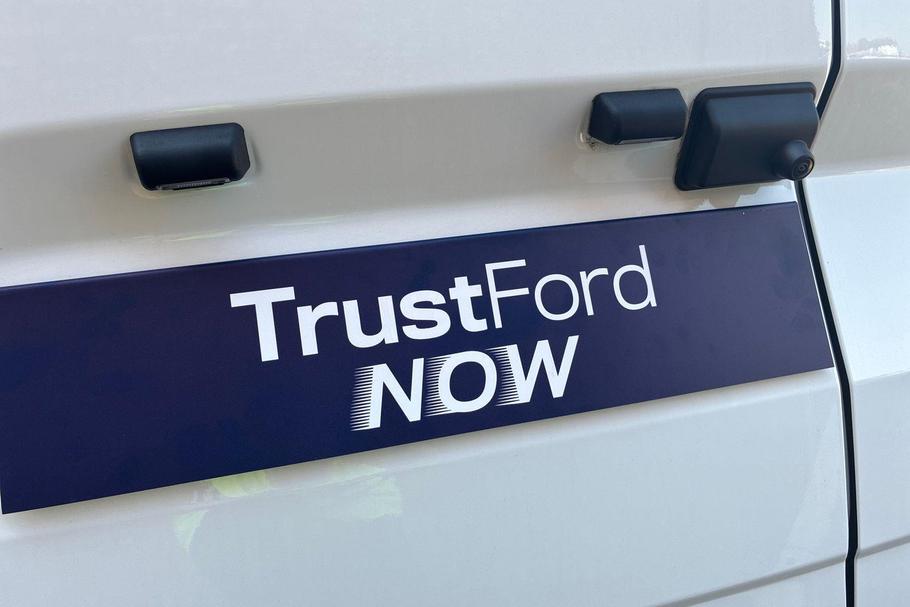 Used Ford E-Transit Custom MJ25UEY 8