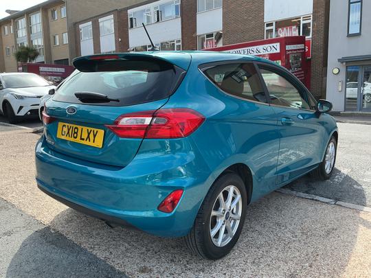 Ford Fiesta Photo 7