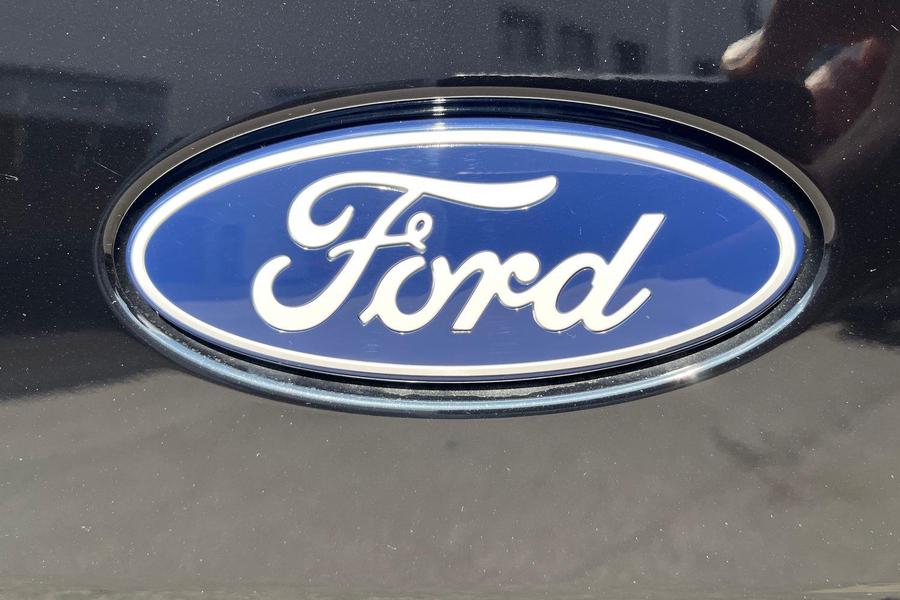 Ford CUSTOM Photo bf7bf475-862e-4e28-a851-9cbac743a7de.jpg