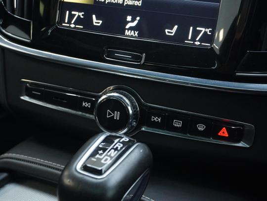 Volvo V90 Photo bf87c440-cfac-421e-90e0-56b3d21ca497.jpg