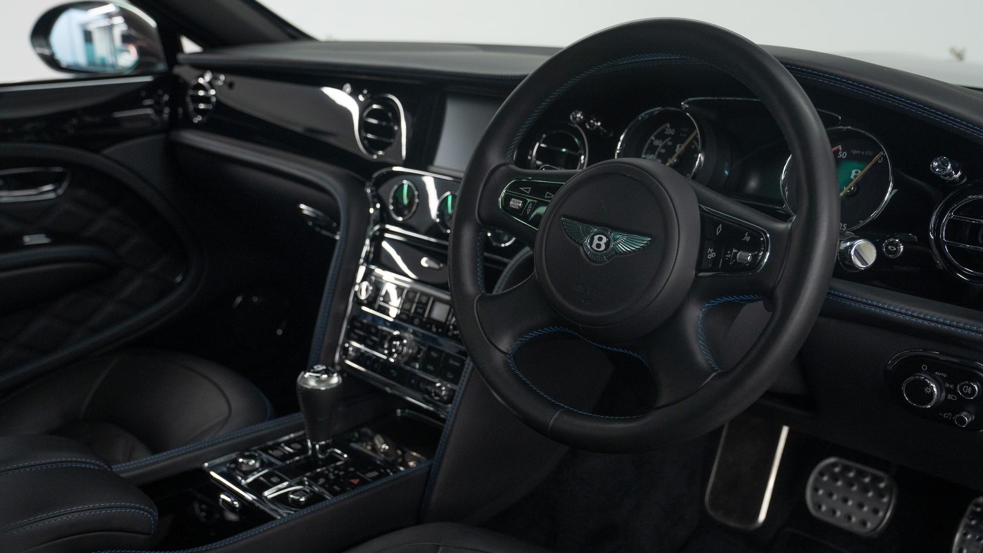 Bentley Mulsanne Photo bf95526a-2b9a-4deb-8299-5f5f99938147.jpg