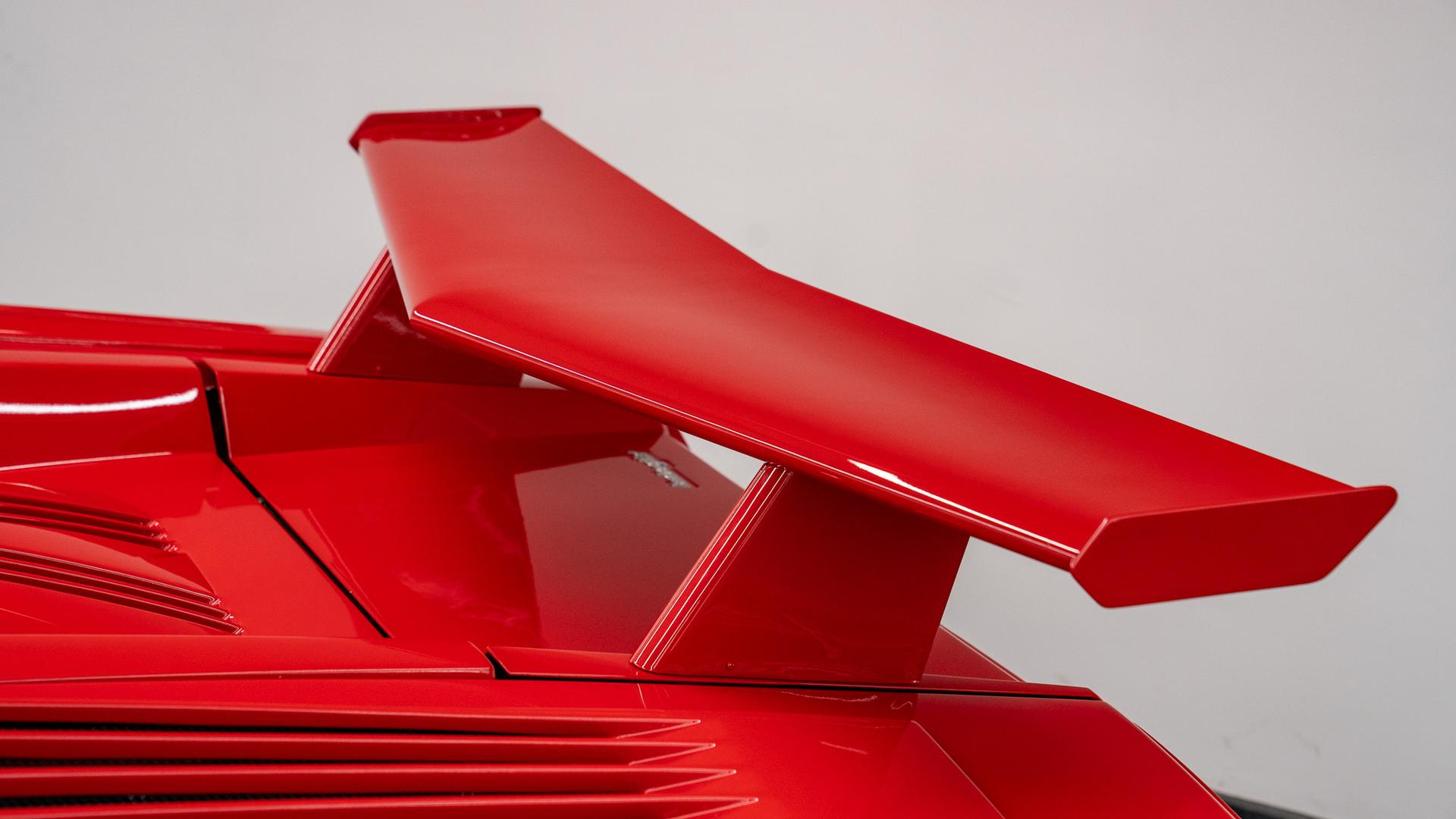 LAMBORGHINI Countach Photo bfa11c0c-ecda-4b63-8ac0-24bcce226e4f.jpg